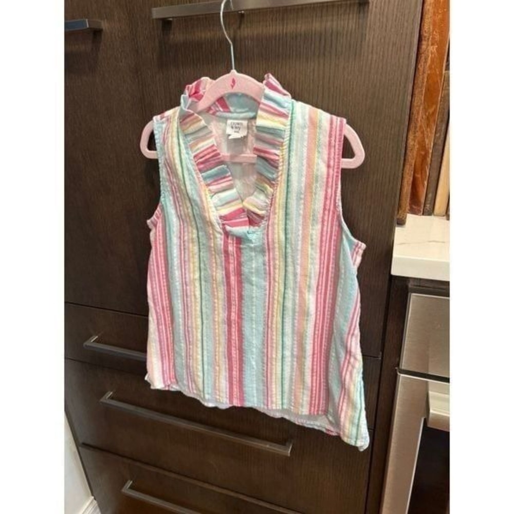 Crown‎ & Ivy ruffle neck tank girls large